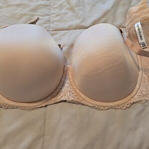 Lace Trimmed Bra in Cream